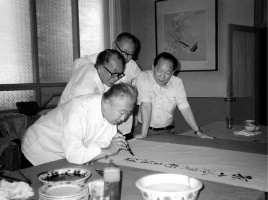 ����������®�������塢������