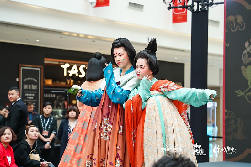 �����ұ��ء�Я����è���Ĵ��ٷ���Ʒ ��������³���