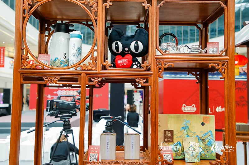 �����ұ��ء�Я����è���Ĵ��ٷ���Ʒ ��������³���