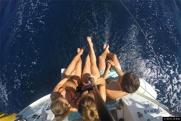 全世界最好的工作:21岁旅行博主晒照挣钱