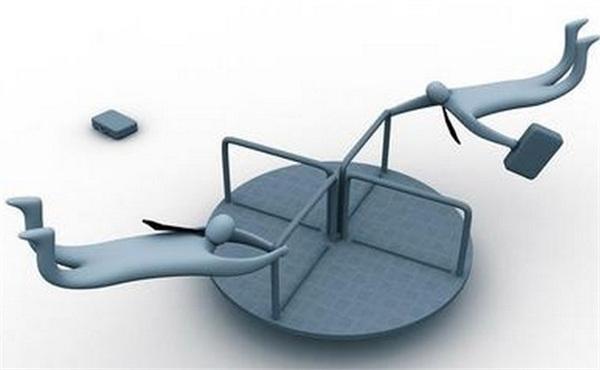 ����С���ӣ�Ϊʲô�ܶ��˻�200Ԫ�һ�100Ԫ