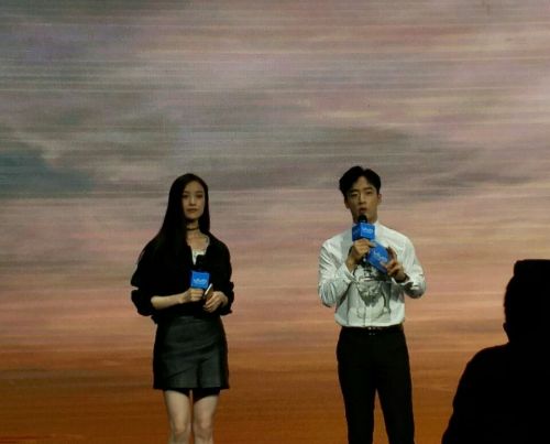 ���������������仰��vivo X7�ֻ��Ͼ��������ֹ���ǰ���������ͷ���ǳ��ʺ��������ġ�֮��X9�ֻ��������������ƻ����ϼ�����ǰ��˫����ͷ��ƣ�Ҳ���������׿�ǰ��˫���ֻ���X9s��X9s Plus��������һ����Ʒ�������ص㣬�����ڴ˻����ϣ���������ϸ�ڵ����͹����ϵ���ǿ��