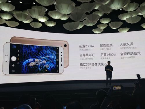 �ֻ���۽�����ϸ�ڵ���������X9s�ĺ��Ϊ6.99mm��X9s Plusֻ��7.25mm������ȫ�²�����洦�����գ������Ĵ�С˫��������ƣ��ò�Ʒ�Ӿ����Եø�����ϸ����Ȼ��Ⱥ��ᱡ�����������һ��������X9s�ĵ������������3300mAh�������ϣ�X9s Plus��������4000mAh���ϡ�������Ҳ�õ�������X9sʹ��������652��������X9s Plusʹ��������653��������