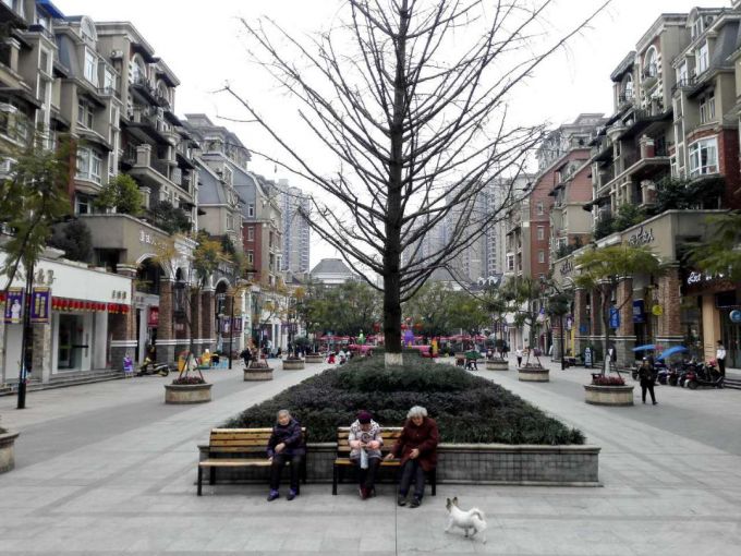 �ϰ�����ô�������û��Χǽ��¥�̣���������ϡ�����Ϊ�ǵ�����õ�¥�̣������С��˱�����Ը���ڡ�������ϡ��ޣ�Ҳ��ס������¥����Ц����˵����