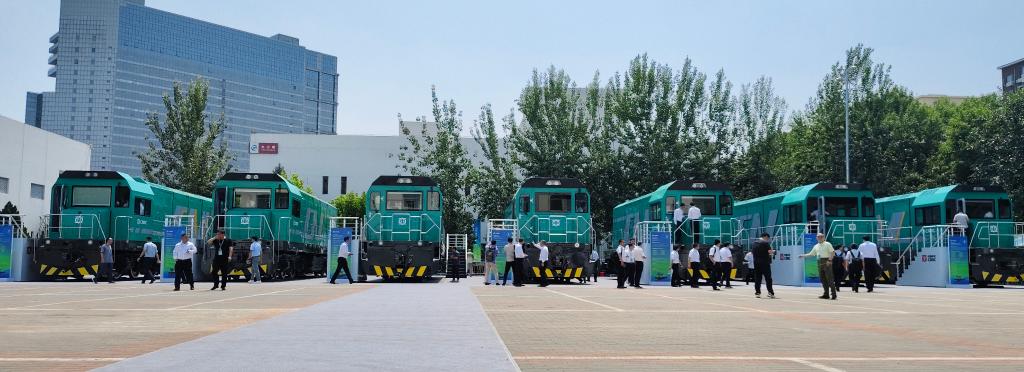 全球首发！中国中车发布7款新能源机车代表车型