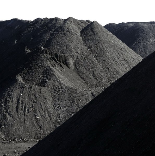 秦皇島煤炭堆積如山 煤價超預期暴跌