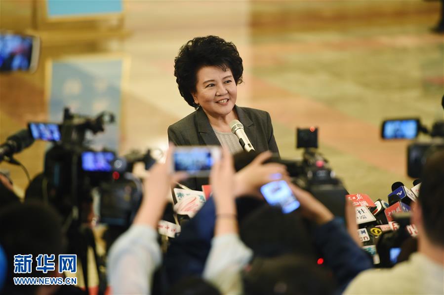 (两会·政协开幕)(3)采访部长