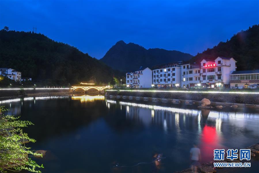 ���»�ȫýͷ����ͼ�Ļ�������5��Ǯ���񳯸�����������ˮƽС���ġ����ݴ����